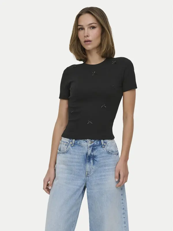 Only ONLY T-shirt Femke 15369336 Crna Slim Fit