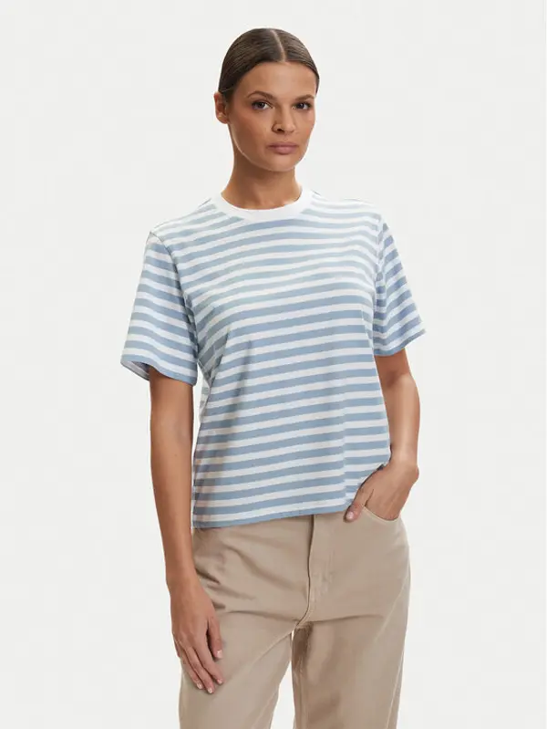 Only ONLY T-shirt Livina 15272227 Plava Regular Fit