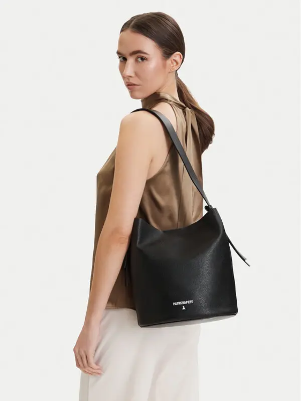 PATRIZIA PEPE Patrizia Pepe Torbica 8B0287/L148-K103 Crna