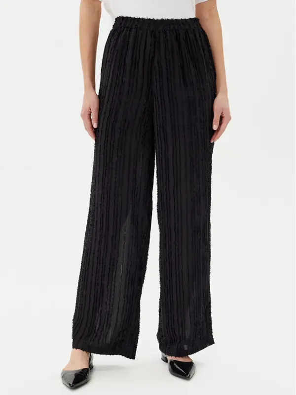Pieces Pieces Hlače Tobine 17157928 Crna Regular Fit