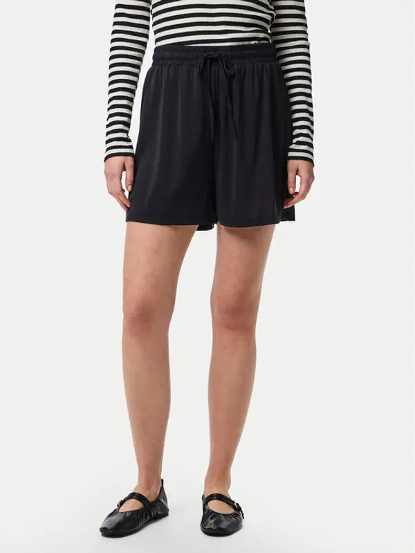 Pieces Pieces Kratke hlače Anora 17148783 Crna Regular Fit