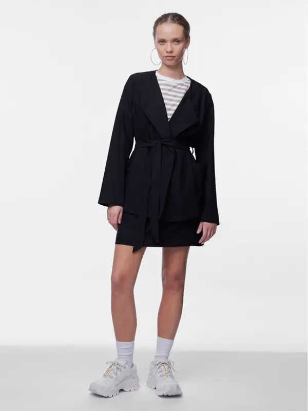 Pieces Pieces Sakoi Bosella 17146550 Crna Regular Fit