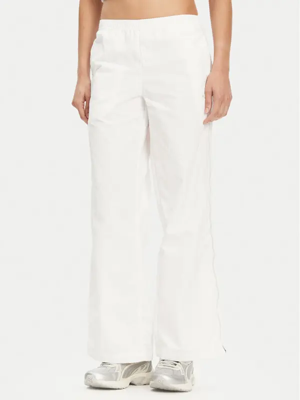 Puma Puma Donji dio trenerke Dare To 629808 Bijela Relaxed Fit