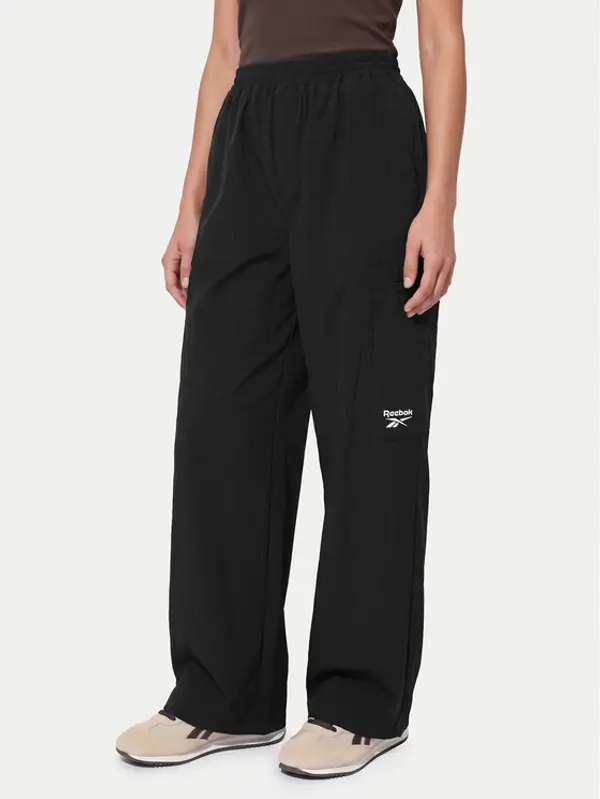 Reebok Reebok Donji dio trenerke Zofia RK25679CCW Crna Relaxed Fit