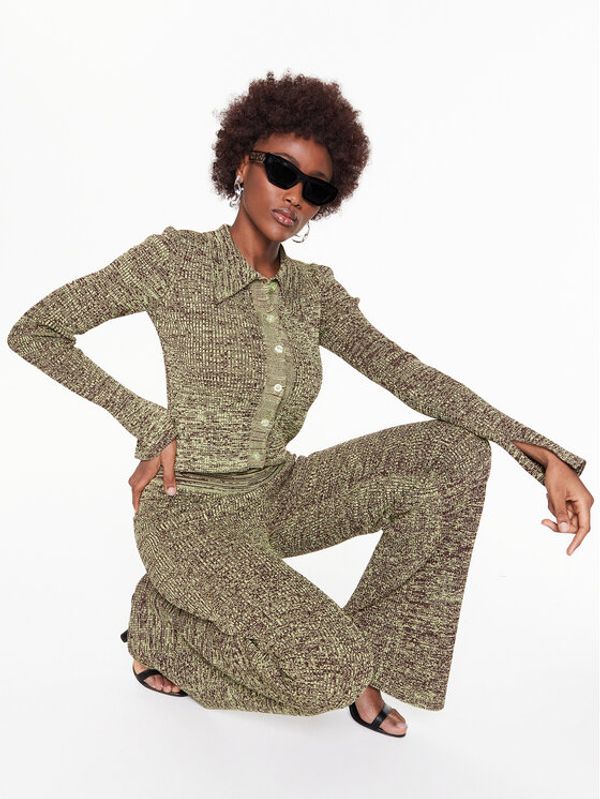 Remain Remain Pletene hlače Firm Rib Straight RM2102 Zelena Regular Fit