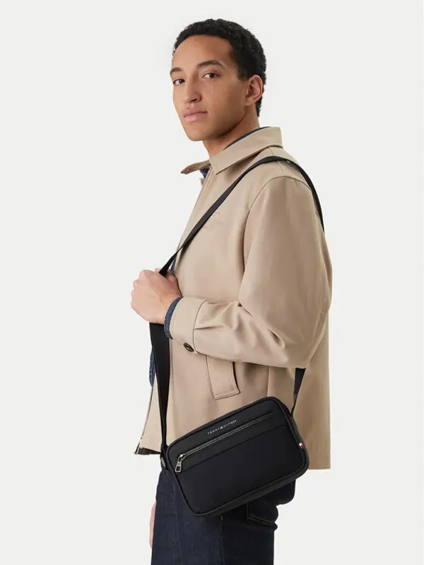 Tommy Hilfiger Tommy Hilfiger Crossover torbica Th Repreve Ew Reporter AM0AM14152 Crna