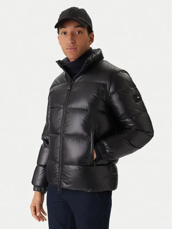 Tommy Hilfiger Tommy Hilfiger Pernata jakna MW0MW40617 Crna Regular Fit