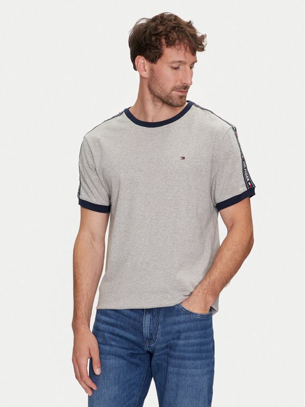 Tommy Hilfiger Tommy Hilfiger T-shirt UM0UM00562 Siva Regular Fit