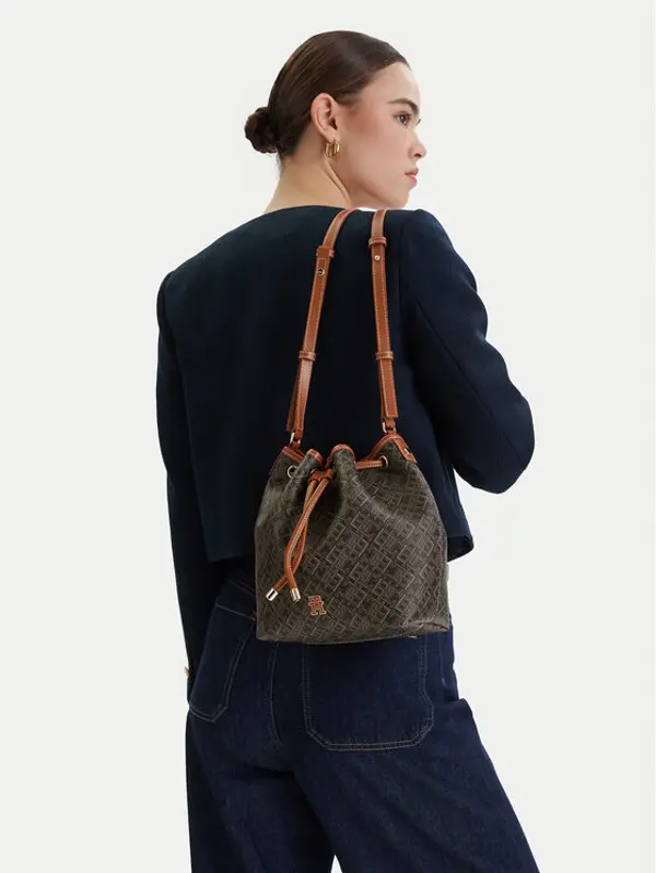 Tommy Hilfiger Tommy Hilfiger Torbica Th Monoplay Bucket Le AW0AW18847 Crna