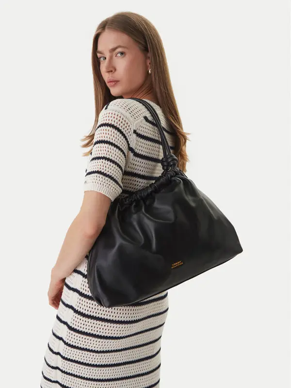 Tommy Hilfiger Tommy Hilfiger Torbica Th Soft Leather Hobo AW0AW18376 Crna