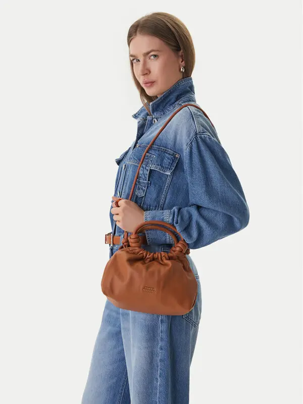 Tommy Hilfiger Tommy Hilfiger Torbica Th Soft Leather Med Crossover AW0AW18369 Smeđa