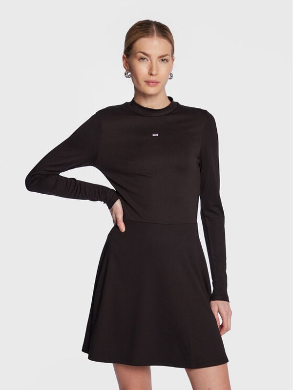 Tommy Jeans Tommy Jeans Haljina za svaki dan Essential DW0DW15068 Crna Regular Fit