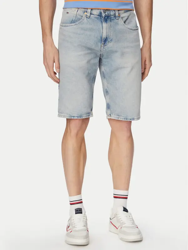 Tommy Jeans Tommy Jeans Kratke traperice Ronnie DM0DM22978 Svijetlo plava Slim Fit