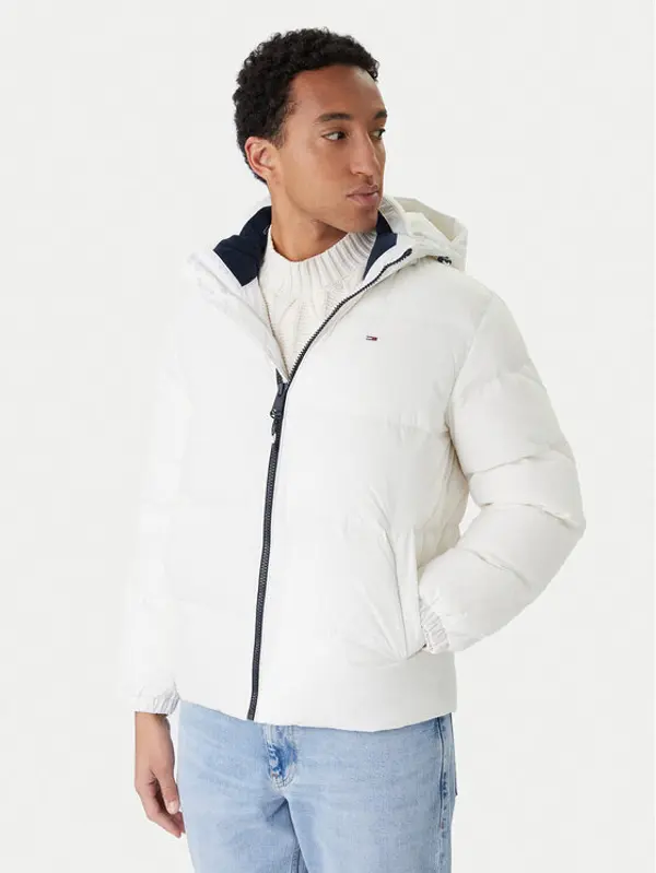 Tommy Jeans Tommy Jeans Pernata jakna Essential DM0DM19786 Bijela Regular Fit