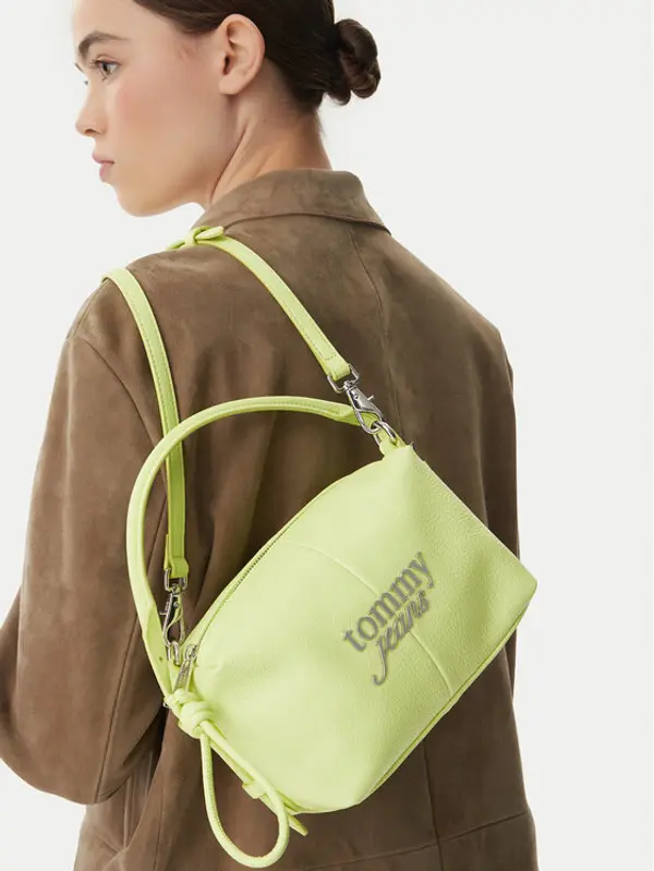 Tommy Jeans Tommy Jeans Torbica Metal Logo Crossbody Camera Bag AW0AW18470 Zelena