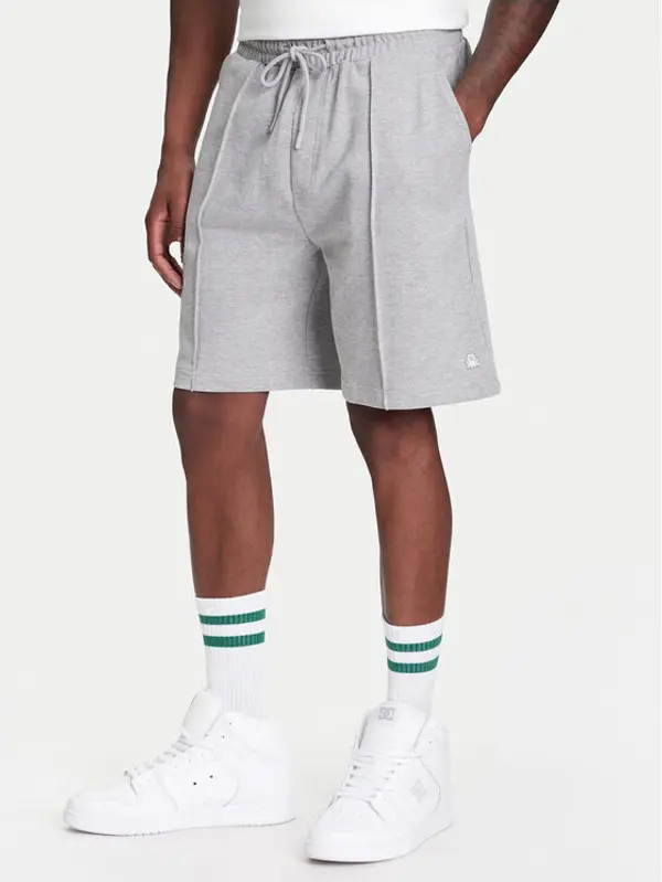 United Colors of Benetton United Colors Of Benetton Sportske kratke hlače 342ZU900X Siva Regular Fit