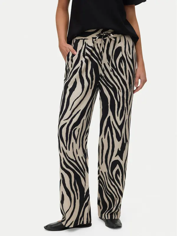 Vero Moda Vero Moda Hlače Jesmilo 10287363 Crna Regular Fit
