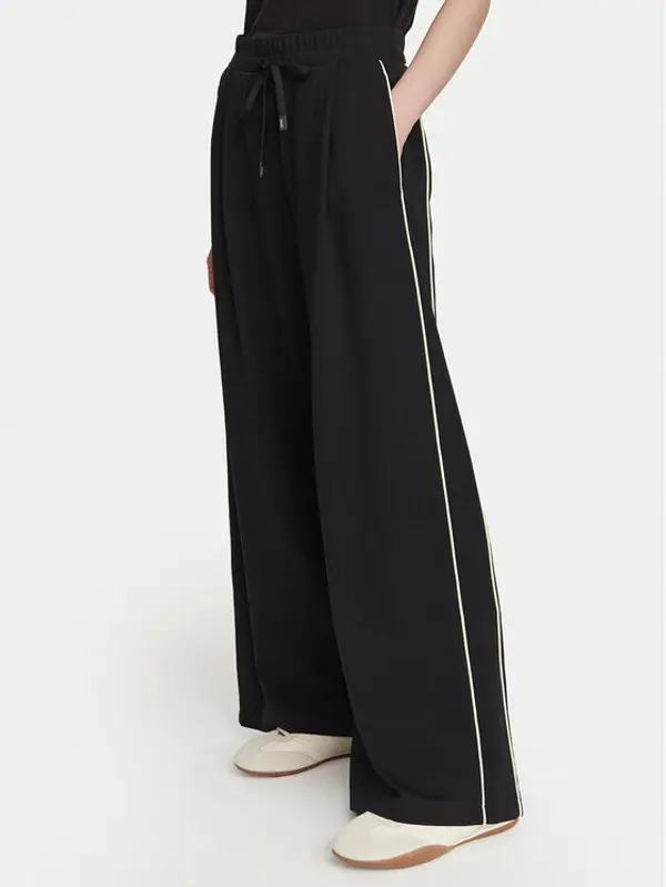 Weekend Max Mara Weekend Max Mara Donji dio trenerke Godezia 2625786021 Crna Relaxed Fit