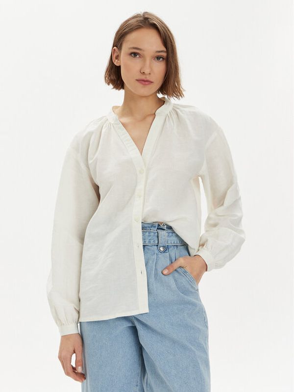 Wrangler Wrangler Košulja Poet 112352274 Bijela Relaxed Fit