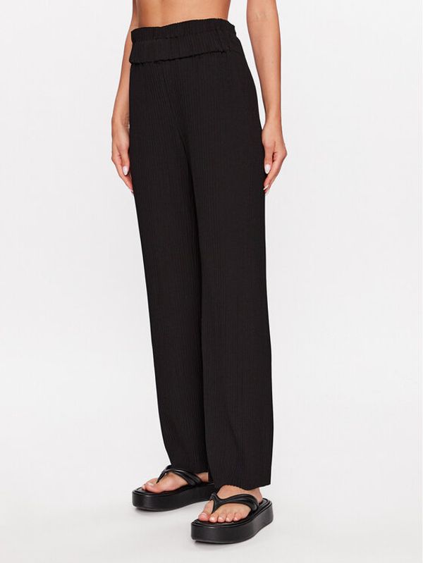 YAS YAS Hlače 26028051 Crna Regular Fit