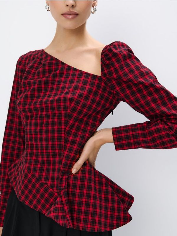 Mohito Mohito - Bluza asimetričnog izreza - crvena