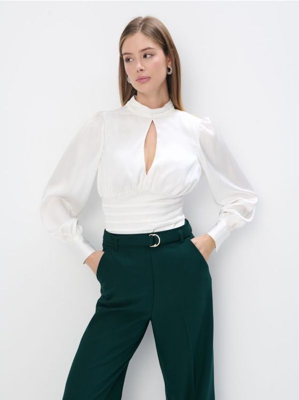 Mohito Mohito - Bluza s dubokim izrezom na leđima - bijela