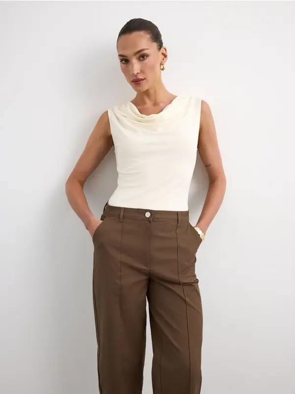 Mohito Mohito - Bluza s lađa izrezom - krem