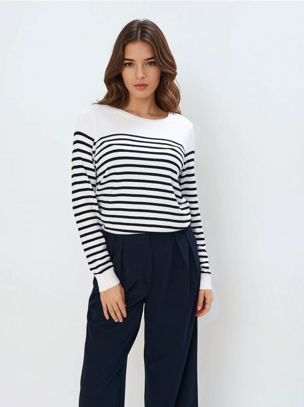 Mohito Mohito - Džemper od mješavine viskoze - bijela