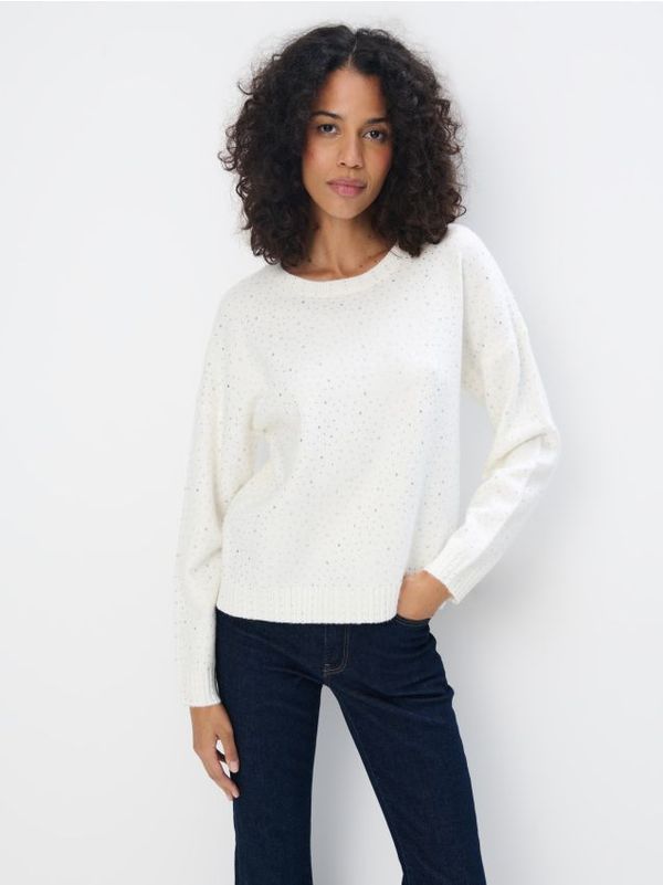 Mohito Mohito - Džemper ukrašen nakitom - bijela