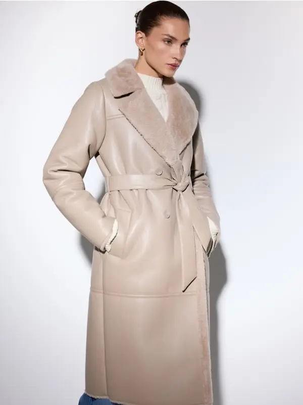 Mohito Mohito - Kaput s remenom - bež