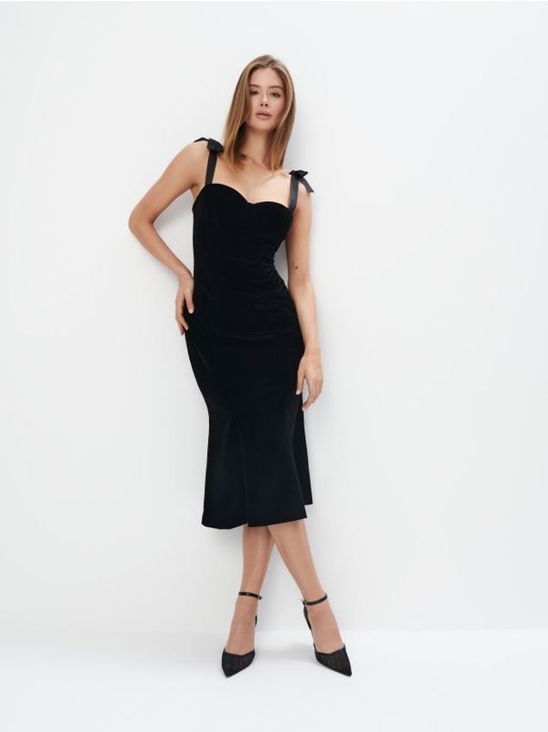 Mohito Mohito - Midi haljina od velura - crna
