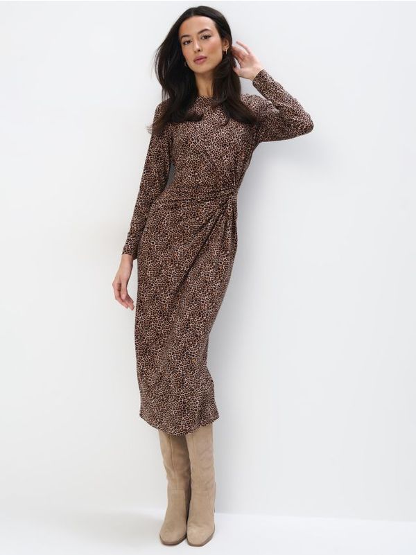 Mohito Mohito - Midi haljina s leopard dezenom - bež