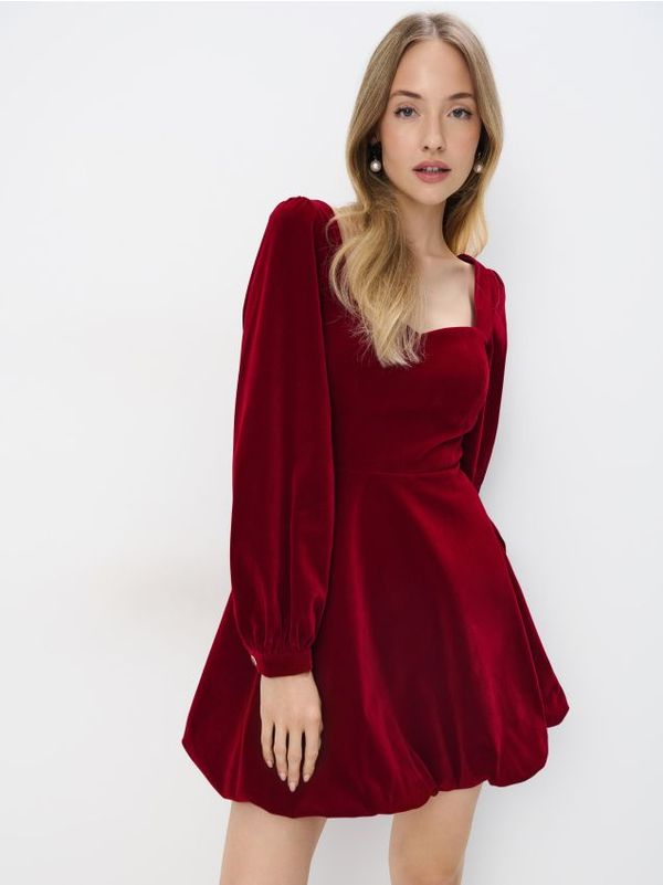 Mohito Mohito - Mini haljina od velura - kestenjasta