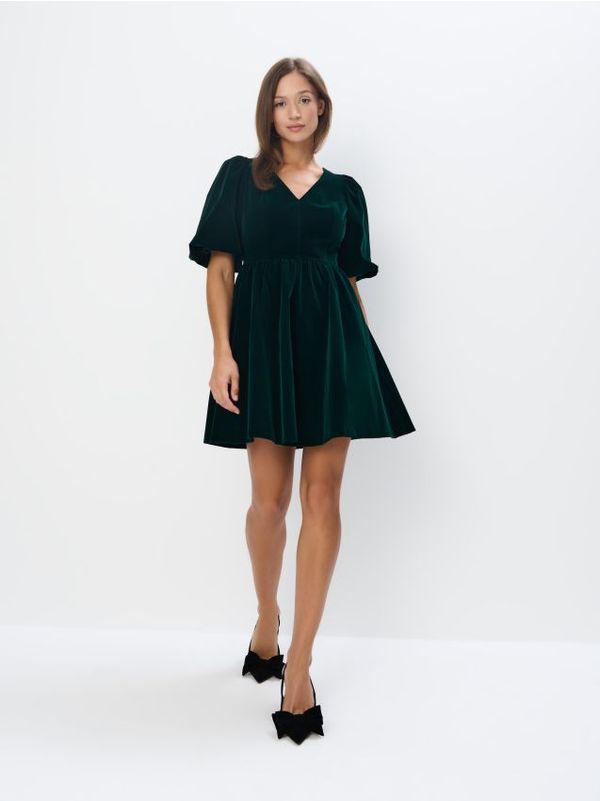 Mohito Mohito - Mini haljina od velura - zelena