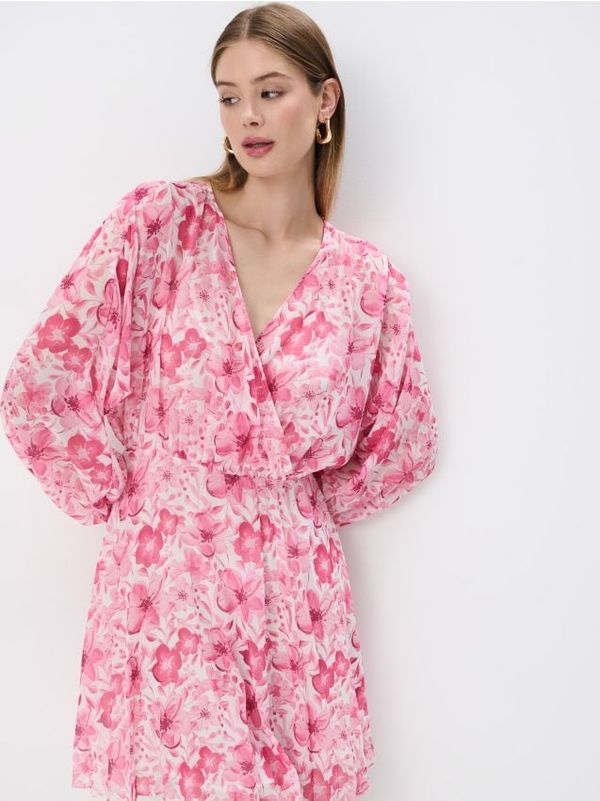 Mohito Mohito - Mini haljina s izrezom na preklop - bijela