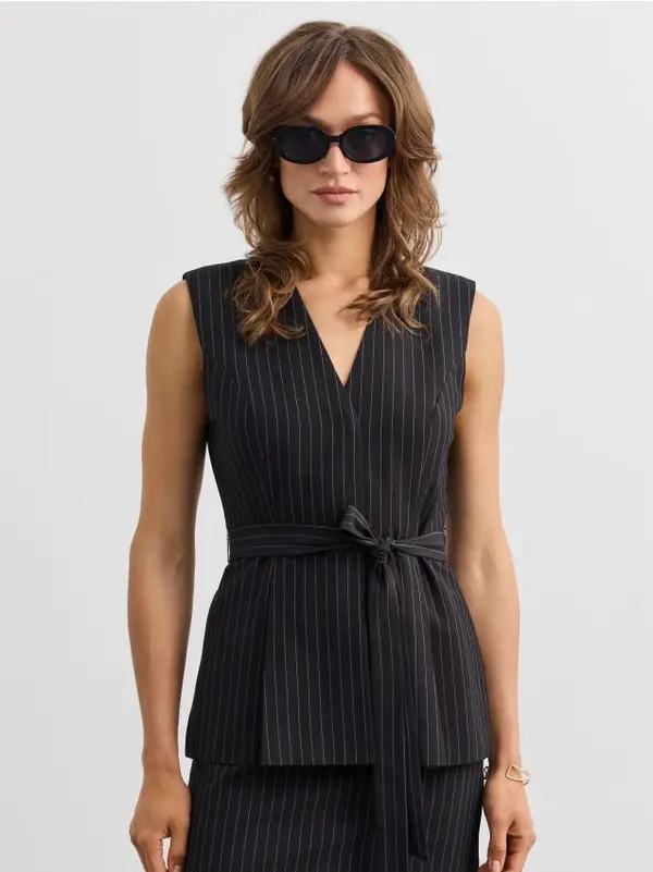 Mohito Mohito - Tie waist vest - crna