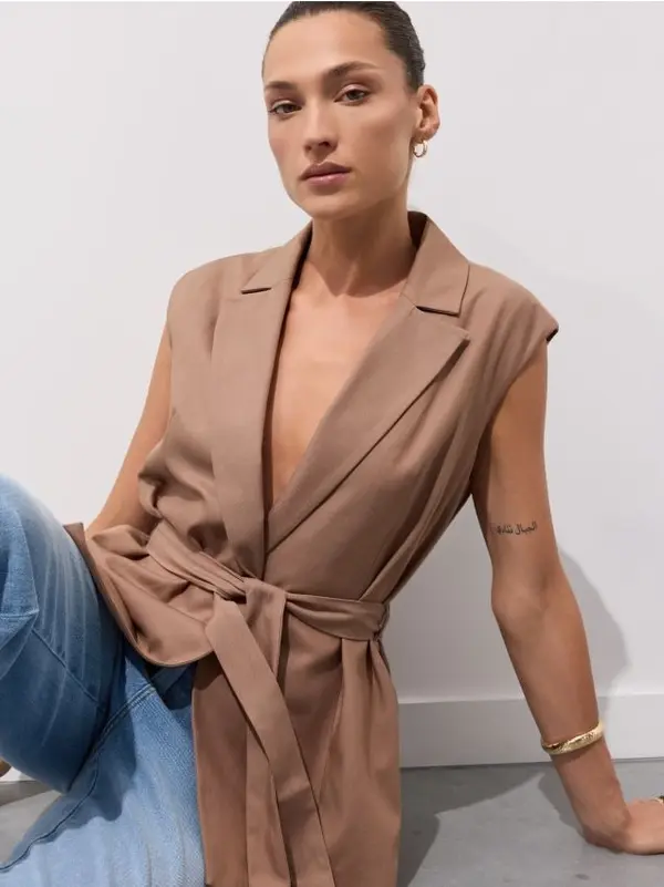 Mohito Mohito - Tie waist vest - smeđa