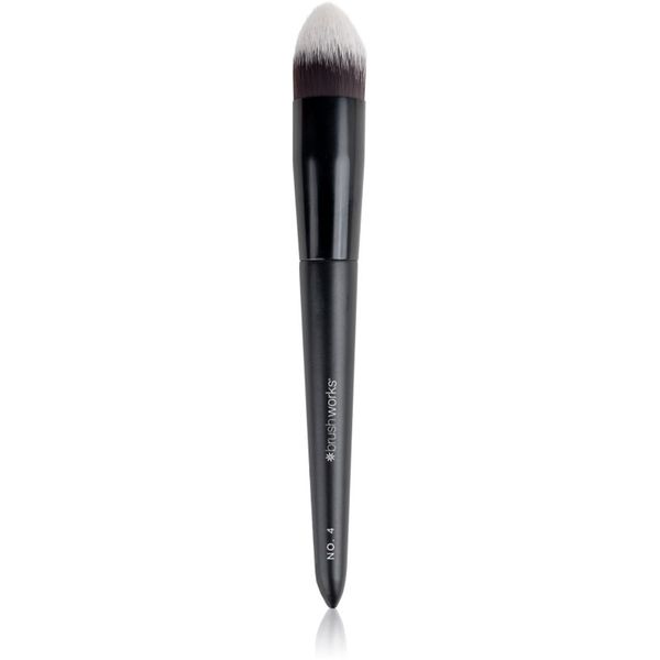 Brushworks Brushworks Tapered Precision Buffing Brush kist za tekući puder tip NO. 4 1 kom