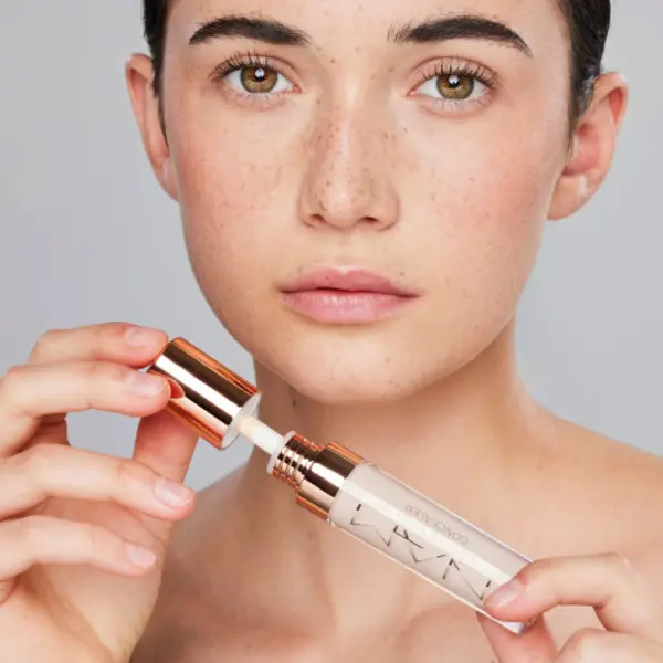 NAM Nam BLACK ROSE & BOTOX LIKE CONCEALER 1C Swan