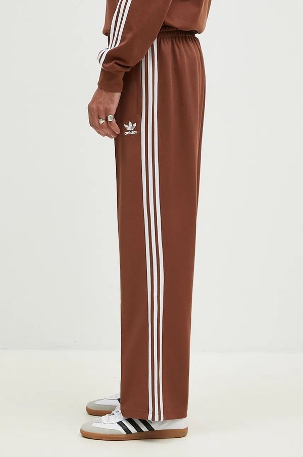 adidas Originals Donji dio trenirke adidas Originals Baggy Track Pant boja: smeđa, s aplikacijom, IZ2476