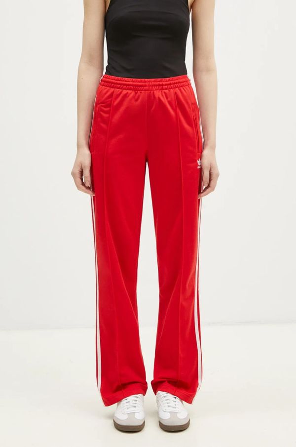 adidas Originals Donji dio trenirke adidas Originals Firebird boja: crvena, s aplikacijom, IR8081