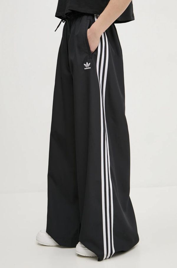 adidas Originals Donji dio trenirke adidas Originals OVERSIZED TP boja: crna, s aplikacijom, JD3390