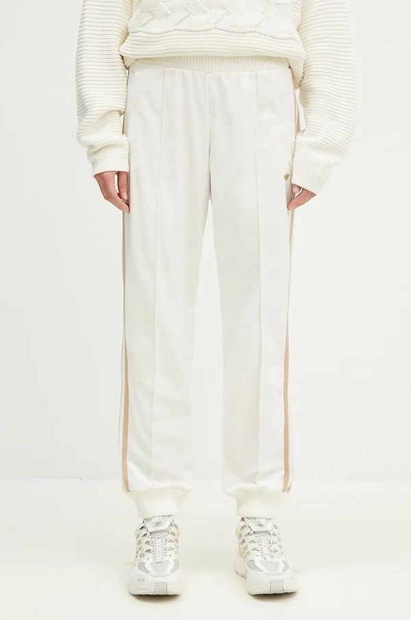 adidas Originals Donji dio trenirke adidas Originals Velvet Track Pant boja: bež, s aplikacijom, IX0960