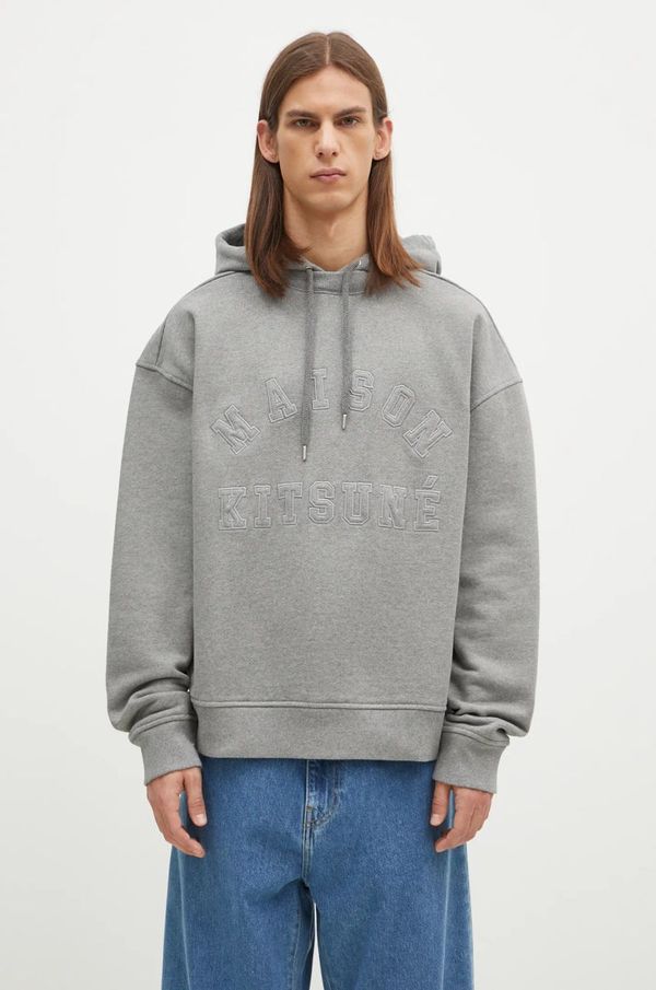 Maison Kitsuné Pamučna dukserica Maison Kitsuné Varsity za muškarce, boja: siva, s kapuljačom, s aplikacijom, NM00702KM0326