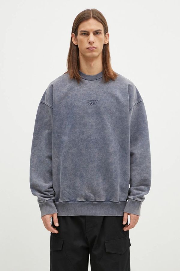 Reebok LTD Pamučna dukserica Reebok LTD Trompe L Oeil Crewneck za muškarce, boja: tamno plava, s aplikacijom, RMBA00DC99JER0014600