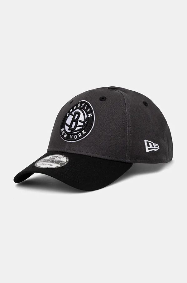 New Era Pamučna kapa sa šiltom New Era NBA SIDE PATCH 9FORTY® BROOKLYN NETS boja: siva, s aplikacijom, 60565134