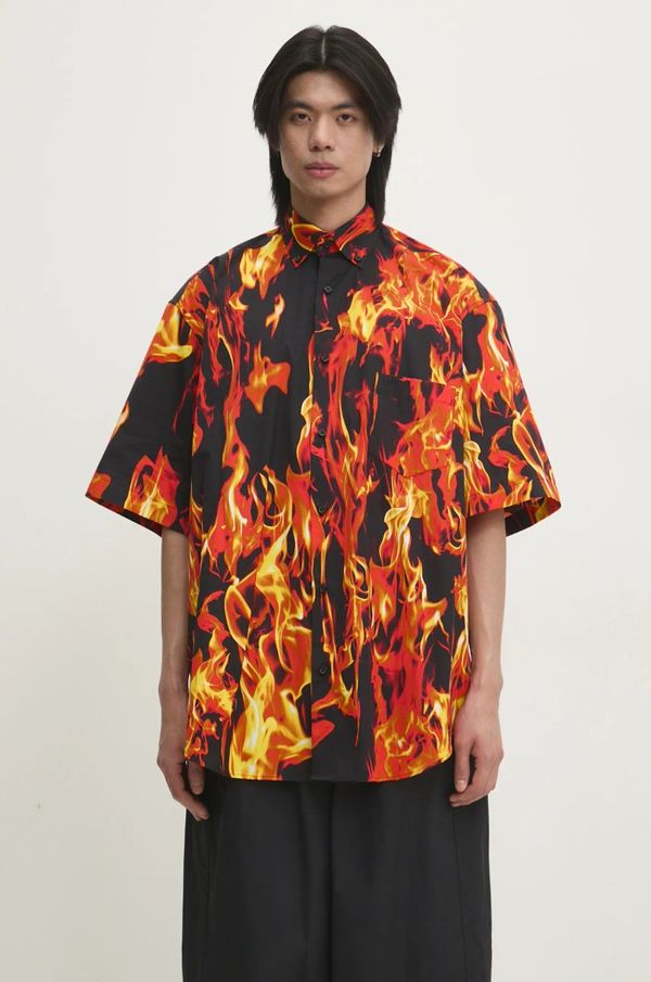 Vetements Pamučna košulja VETEMENTS Fire Shortsleeve za muškarce, boja: crna, relaxed, s button-down ovratnikom, UA66SH430X