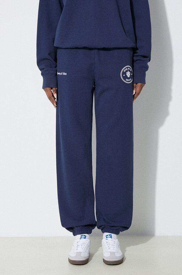Sporty & Rich Pamučni donji dio trenirke Sporty & Rich Eden Crest Sweatpants boja: tamno plava, s tiskom, SW1072NA