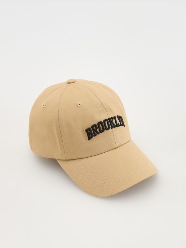 Reserved Reserved - Baseball kapa s vezom - bež