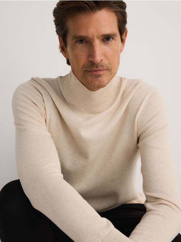 Reserved Reserved - Basic džemper s visokim ovratnikom - bež